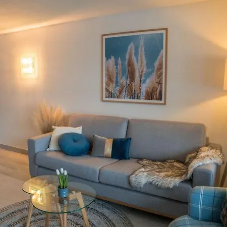 Spitzhorn Nr- 1 Appartement-fewo- Dusche- Wc- 2 Schlafraeume 4-bettwohnung By Interhome شقة *