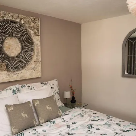 Spitzhorn Nr- 1 Appartement-fewo- Dusche- Wc- 2 Schlafraeume 4-bettwohnung By Interhome شقة