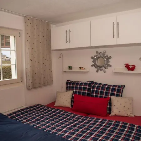 Spitzhorn Nr- 1 Appartement-fewo- Dusche- Wc- 2 Schlafraeume 4-bettwohnung By Interhome * Gsteig