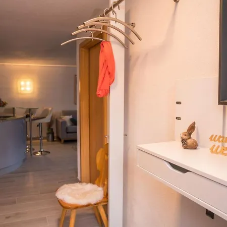 Spitzhorn Nr- 1 Appartement-fewo- Dusche- Wc- 2 Schlafraeume 4-bettwohnung By Interhome * Gsteig